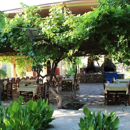 Riverside Hotel 3*