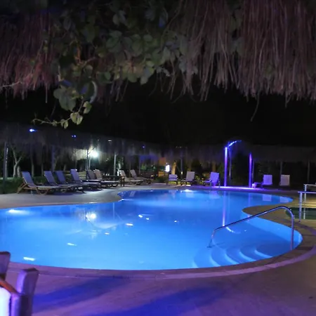 מלון Riverside 3*