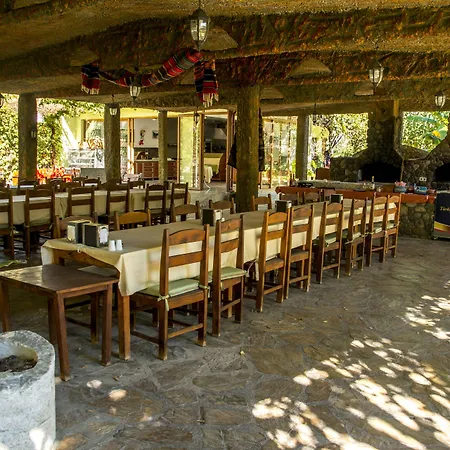 فندق Riverside 3*