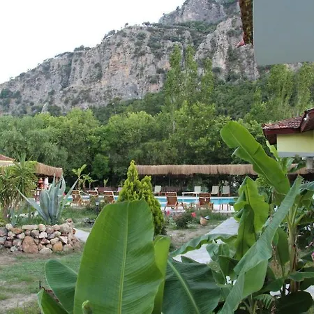 Riverside فندق 3*