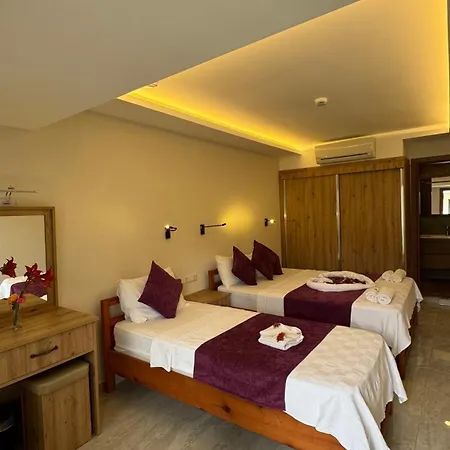 Riverside Hotel 3*
