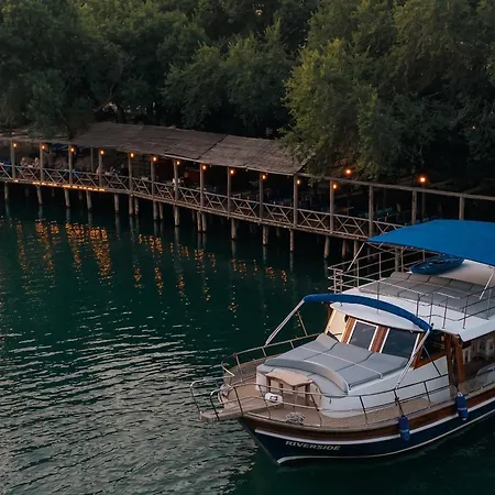 Riverside 3*