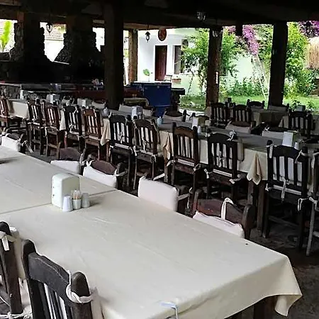 Riverside Hotel
