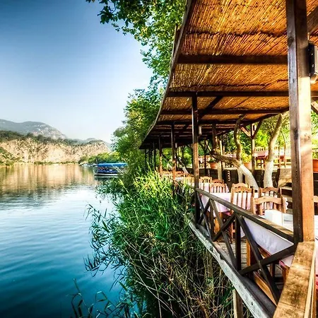 Hotel Riverside 3*