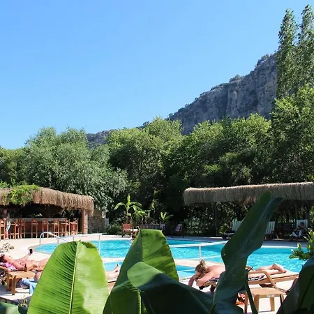 Riverside فندق 3*