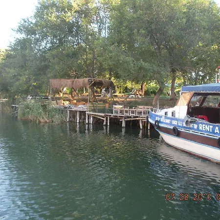 Riverside فندق 3*